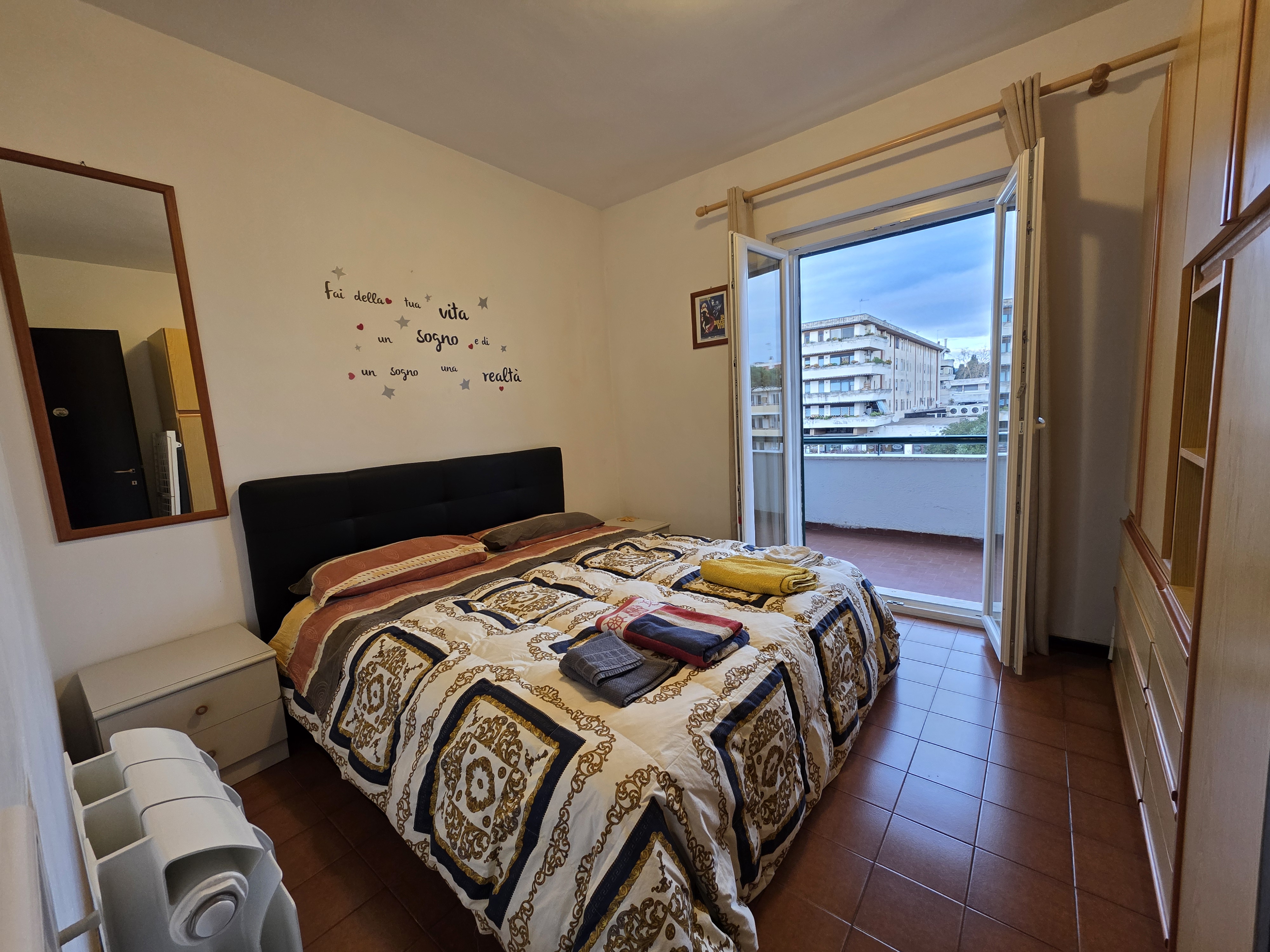 Camera matrimoniale casa vacanze mare Roma